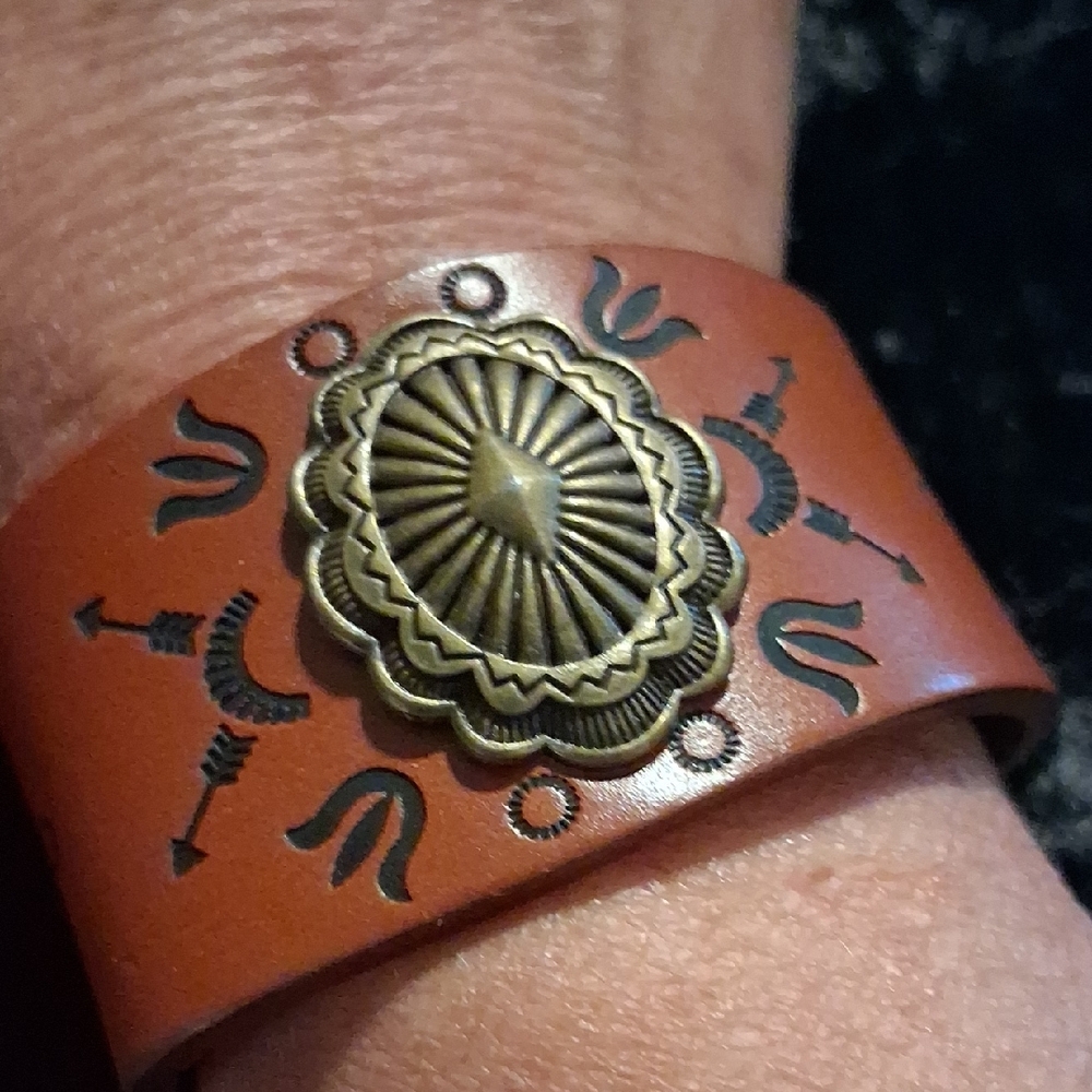 Brown Leather Cuff Bracelet with Silver Accents - Picture 4 of 6